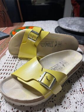 Birkenstock Birkis Catalina lemon yellow women’s flat Sandal 7